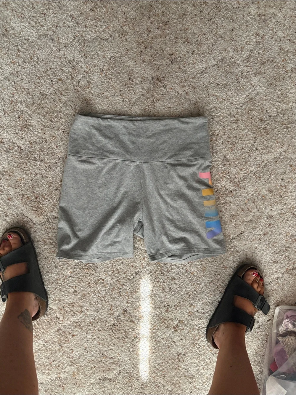 Pink shorts - Picture 2 of 5